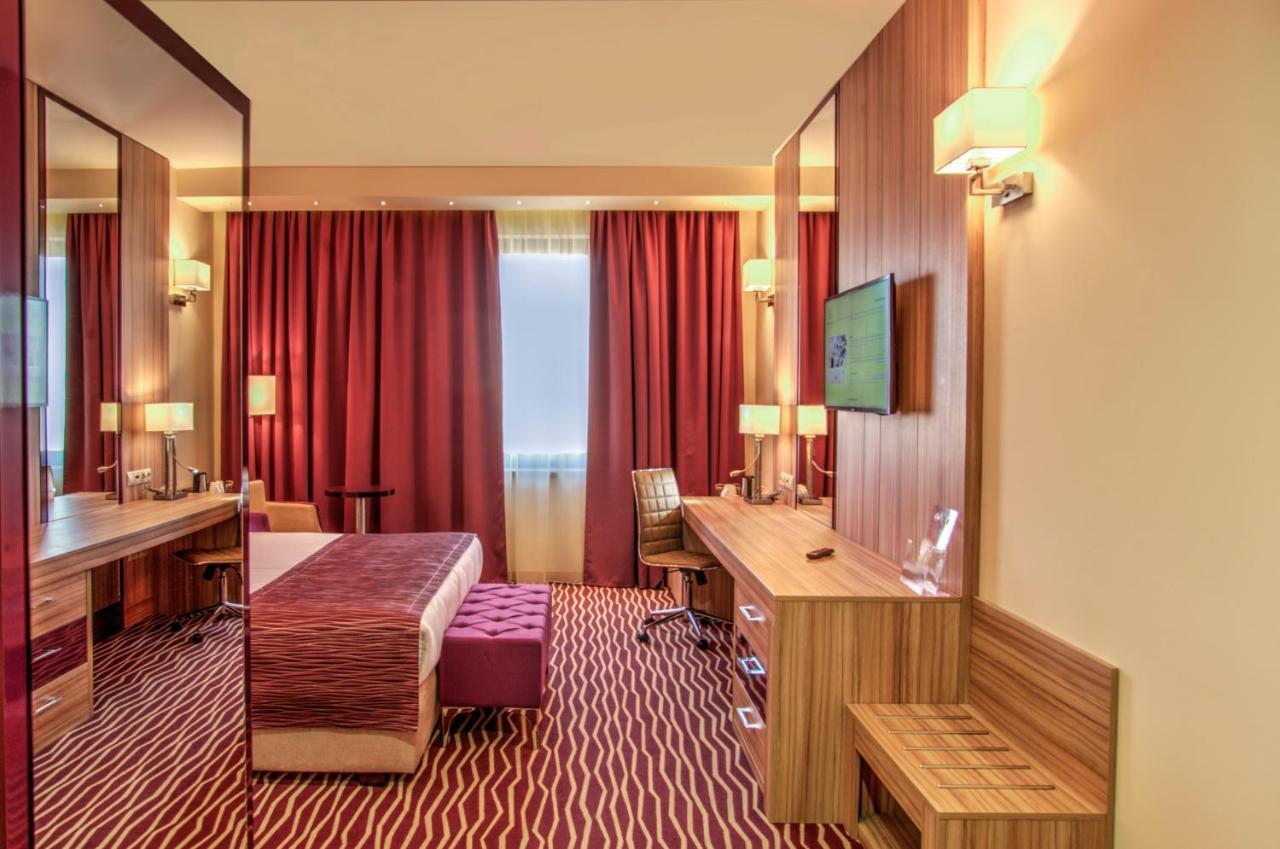 Holiday Inn Plovdiv, An Ihg Hotel Экстерьер фото