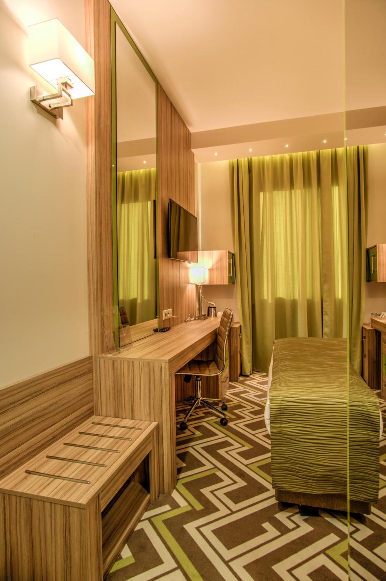 Holiday Inn Plovdiv By Ihg Экстерьер фото
