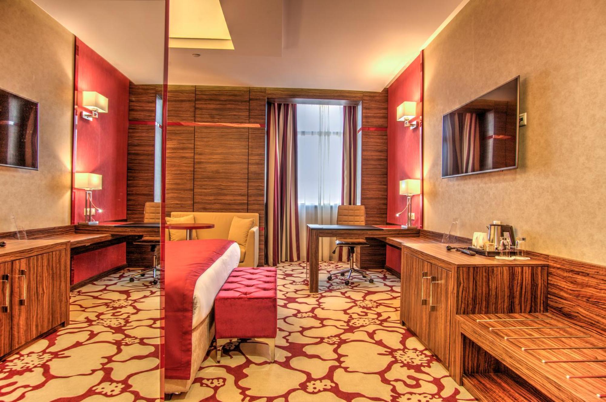 Holiday Inn Plovdiv By Ihg Экстерьер фото